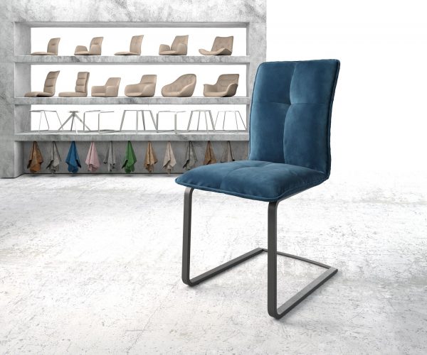 Jedálenská stolička Maddy-Flex blue velvet cantilever base flat black